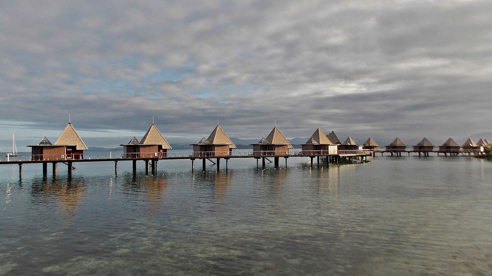 Hotels & resorts