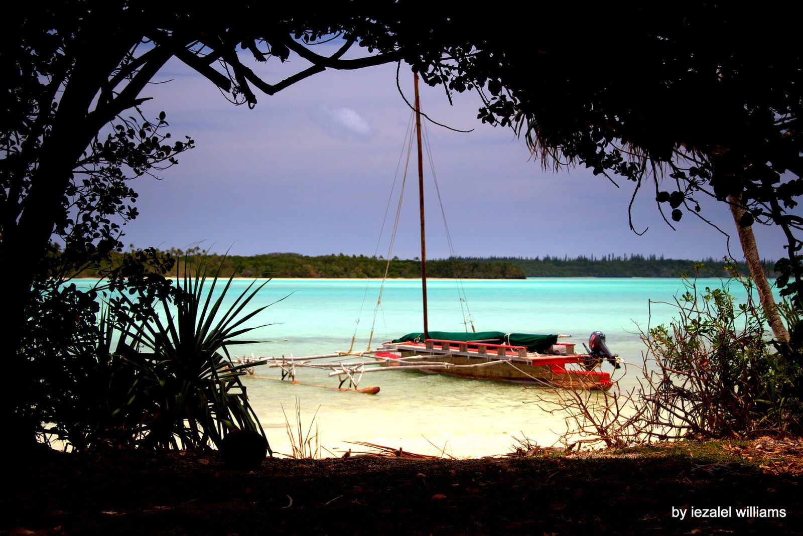 Isle of Pines pirogue & Oro pool